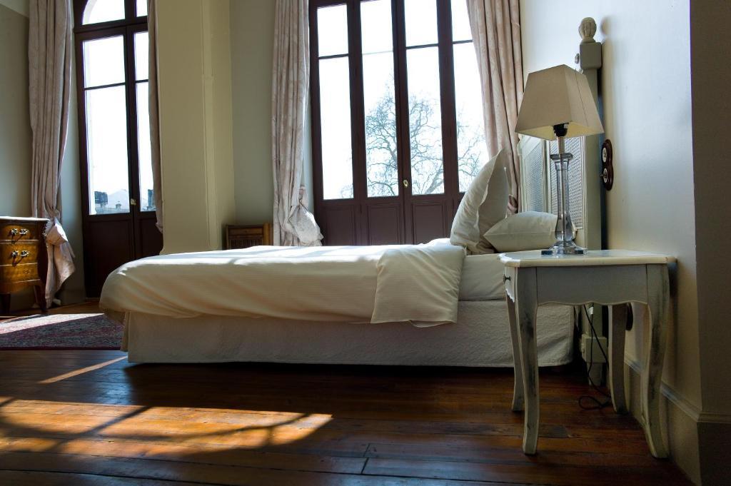 Hostellerie Du Coq D'Or Jonzac Szoba fotó