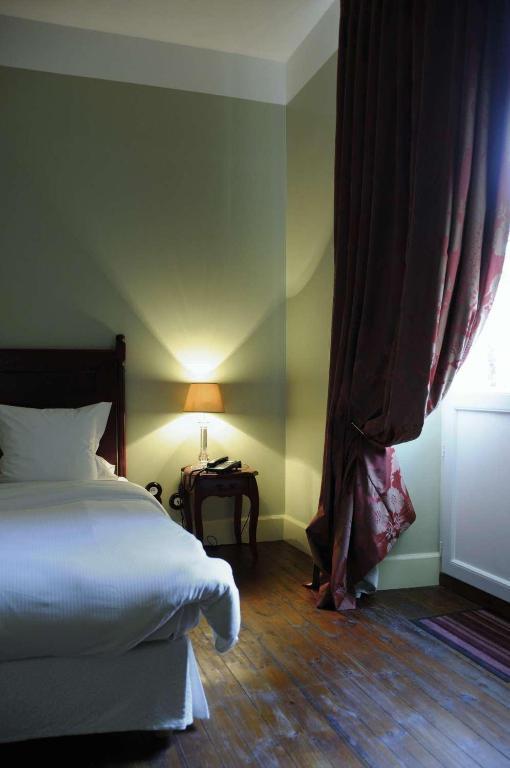 Hostellerie Du Coq D'Or Jonzac Szoba fotó